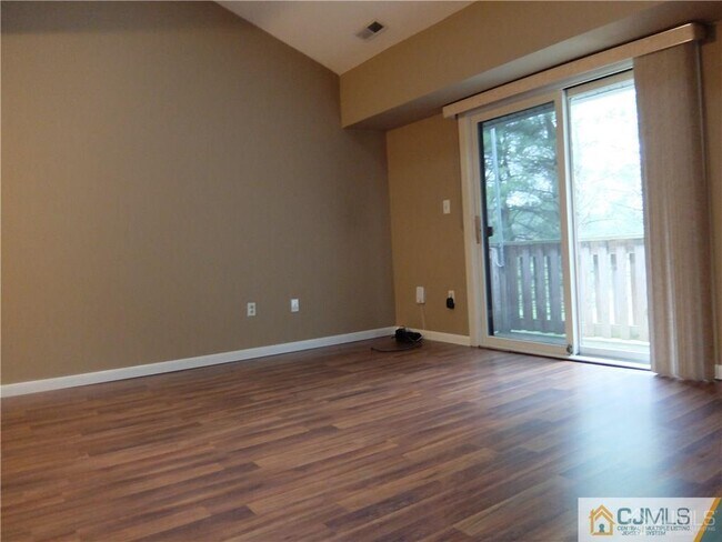 Building Photo - 1818 Ravens Crest Dr