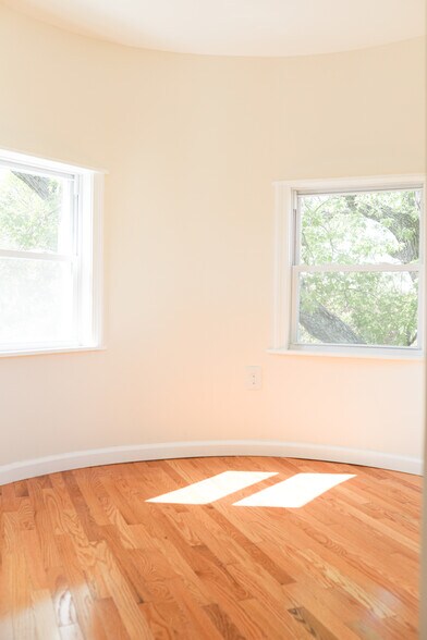 Building Photo - 170 Salem St