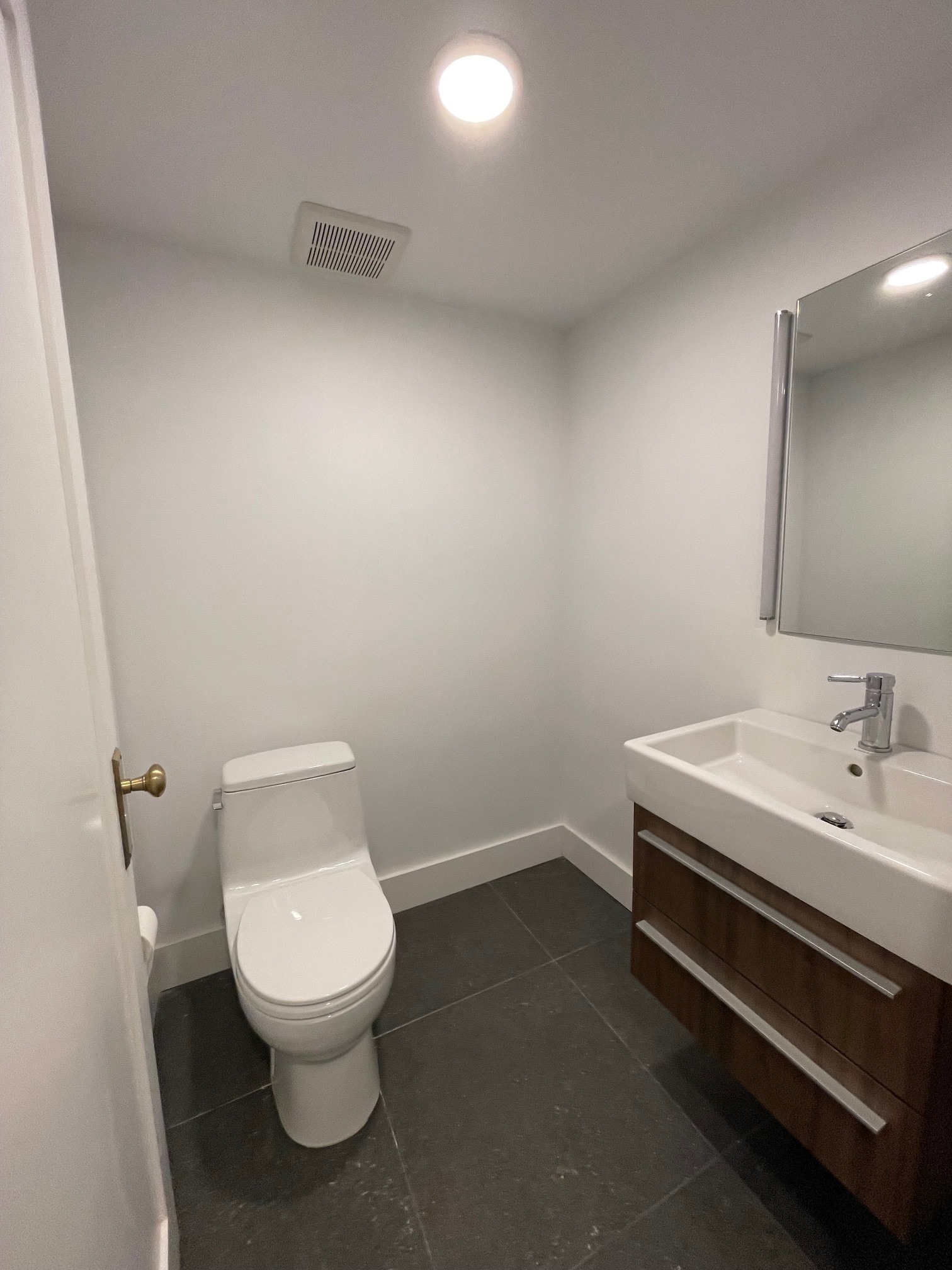 Building Photo - 130 Underhill Ave