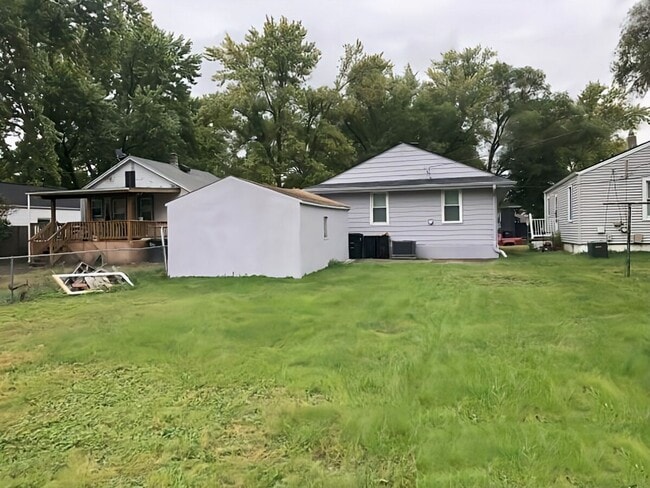 Building Photo - 3-Bedroom Home Near Aksarben For Rent – Mo...