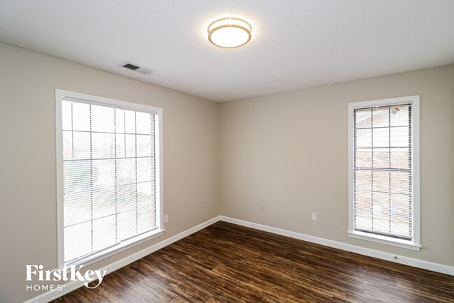 Building Photo - 3862 Oak Forest Dr