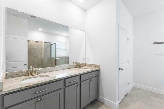 Building Photo - 33034 Sand Creek Dr