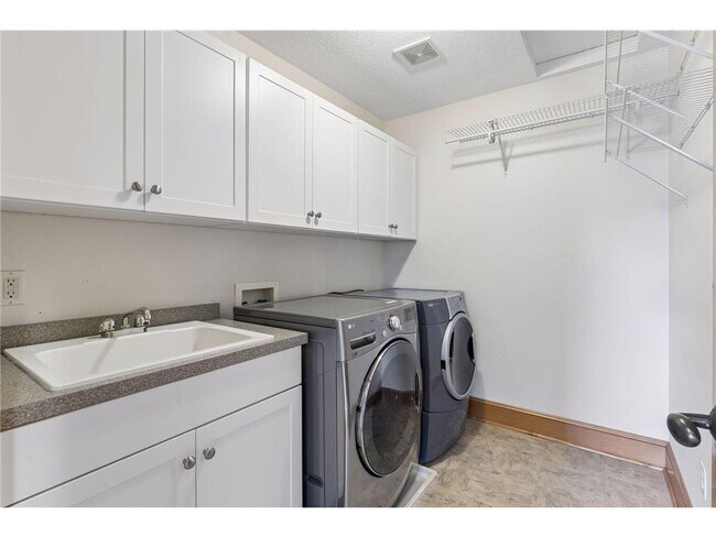 Building Photo - 9249 Kaeding Ave NE
