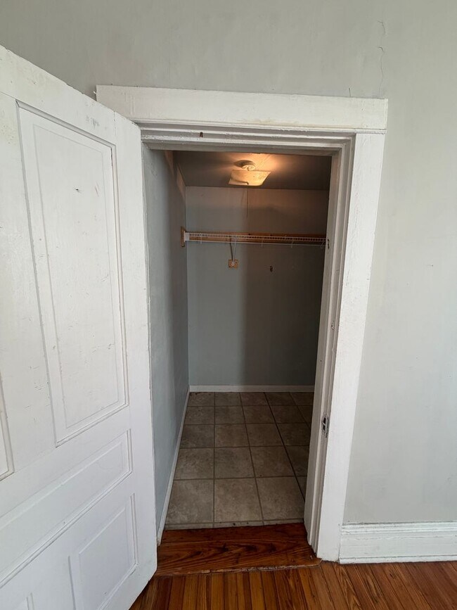 Building Photo - Charming 4bdrm/1.5bth Home Located in Richmond's North Highland Park w/Balcony!!