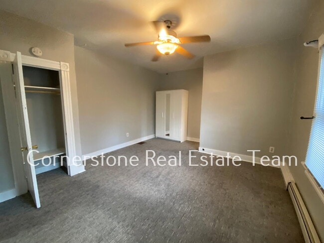 Building Photo - 2406 W Kiowa St