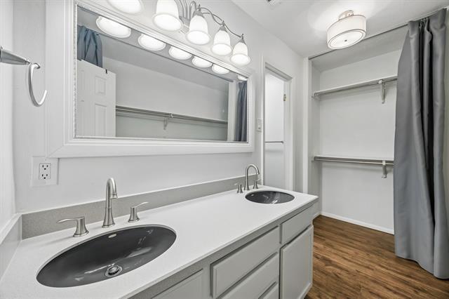 Building Photo - 2908 Clear Springs Dr
