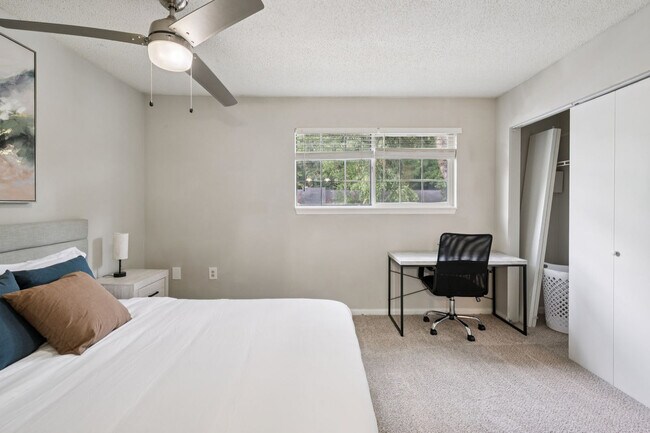 Building Photo - 2035 Kenridge Pkwy