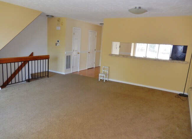 Building Photo - Fabulous Waterfront, 3 level townhouse