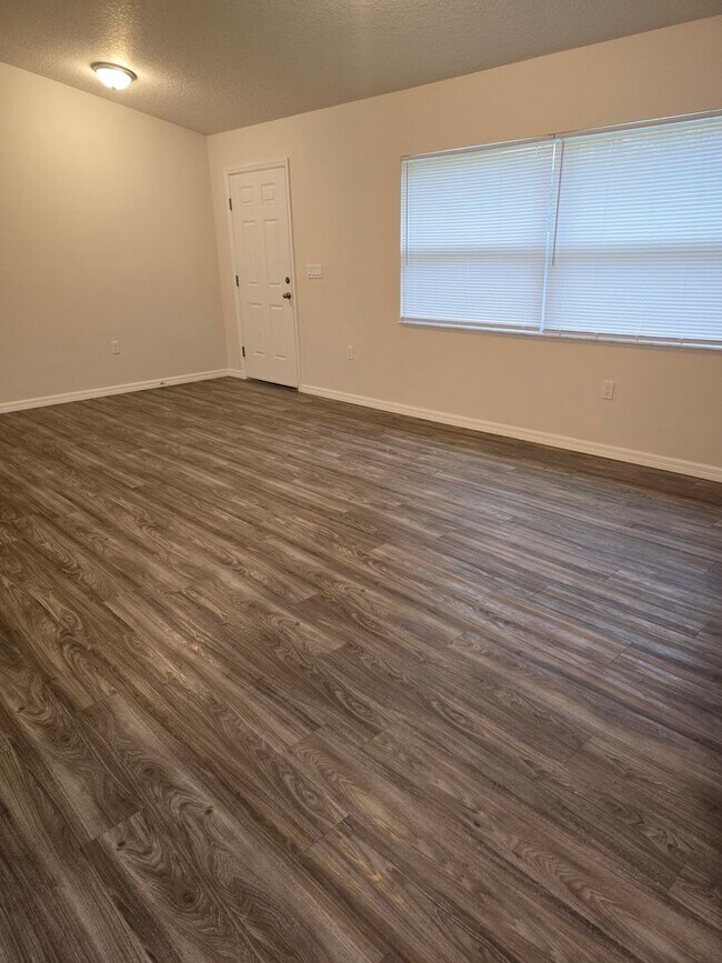 Building Photo - 3074 W Bedford Ln