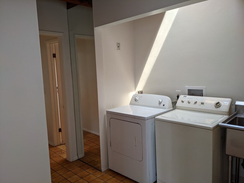 Building Photo - 5617 Dorothy Way