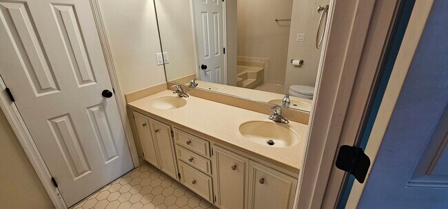 Building Photo - 812 Cape Cod Ct