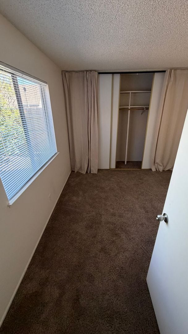 Building Photo - Clayton Townhouse 3 bedrooms 2 bathrooms 2 car garage