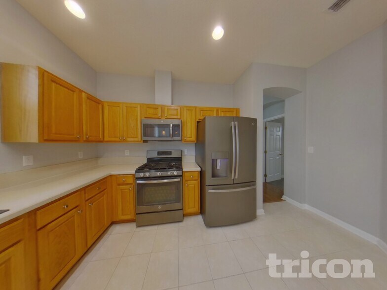 Building Photo - 204 Addington Dr