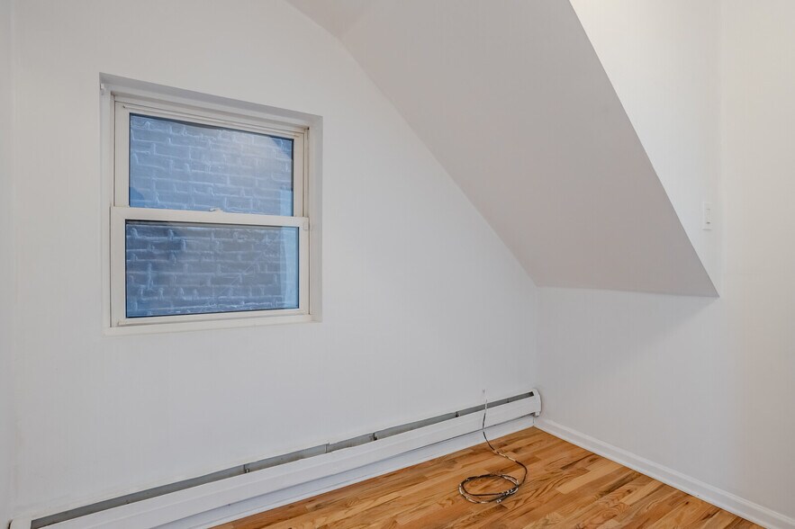 Building Photo - 1420 N Campbell Ave