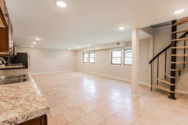 Building Photo - 2242 Zumbehl Rd