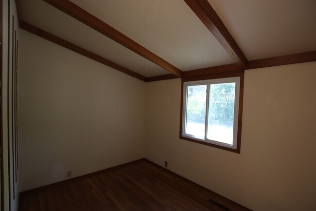 Building Photo - 405 Hamilton St