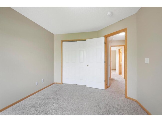 Building Photo - 15564 Lilac Dr