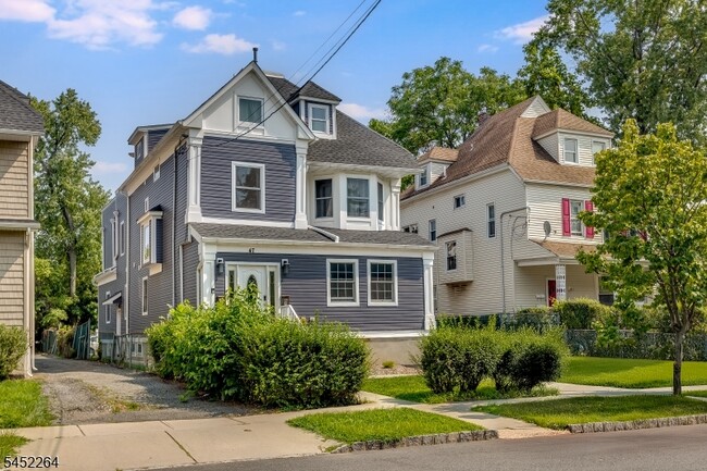 Building Photo - 47 Greenwood Ave