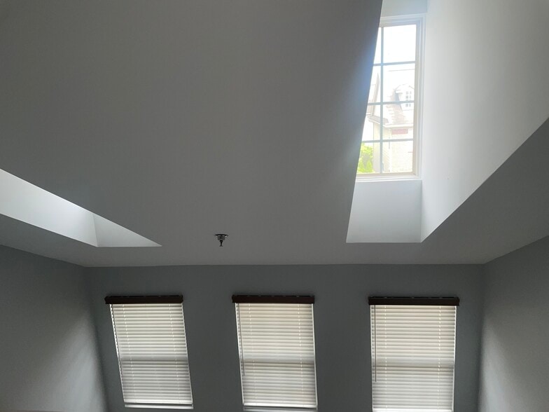 Building Photo - 23325 Cornerstone Village Dr