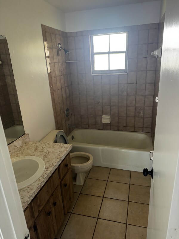 Building Photo - 1952-1958 SE Cherry Dr