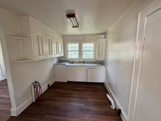 Building Photo - Duplex walking distance to Uptown Shelby, NC