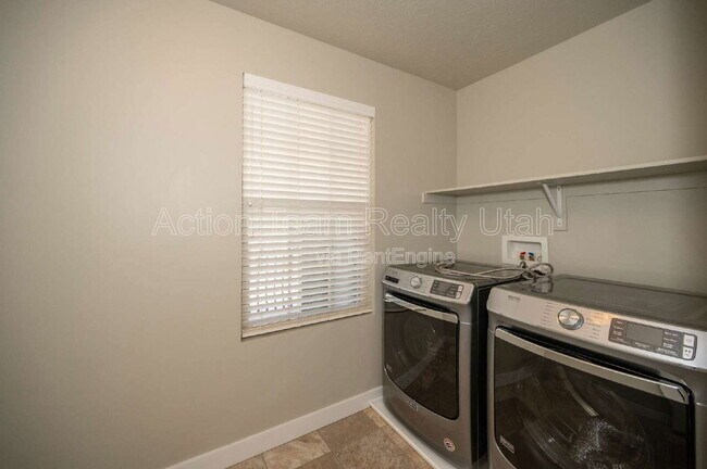 Building Photo - 4088 E Oakland Hills Dr