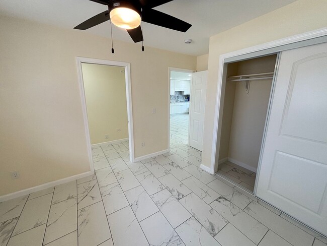 Building Photo - 1674 Kino St