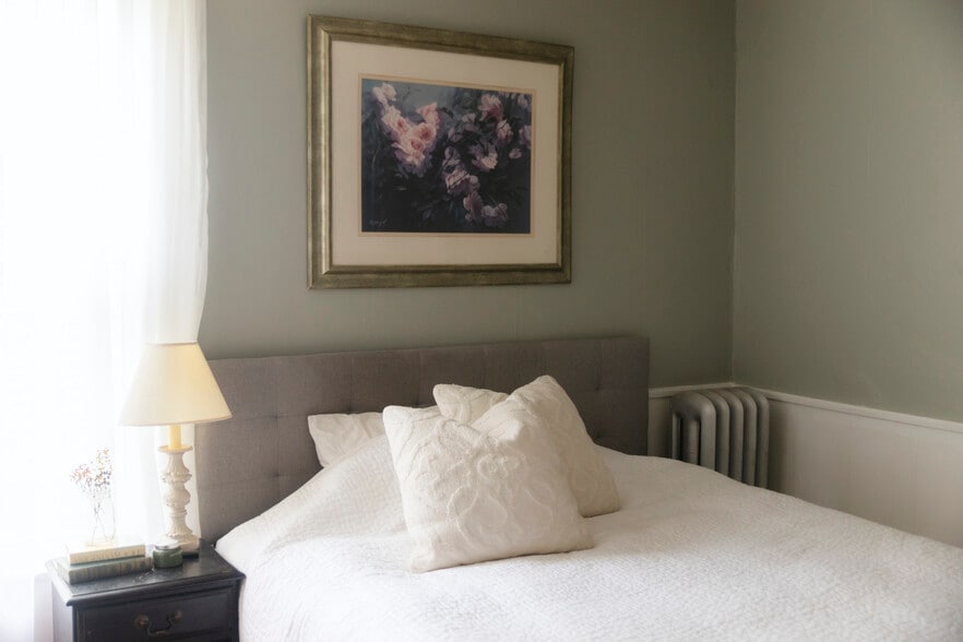 Building Photo - 119 Sherwood St