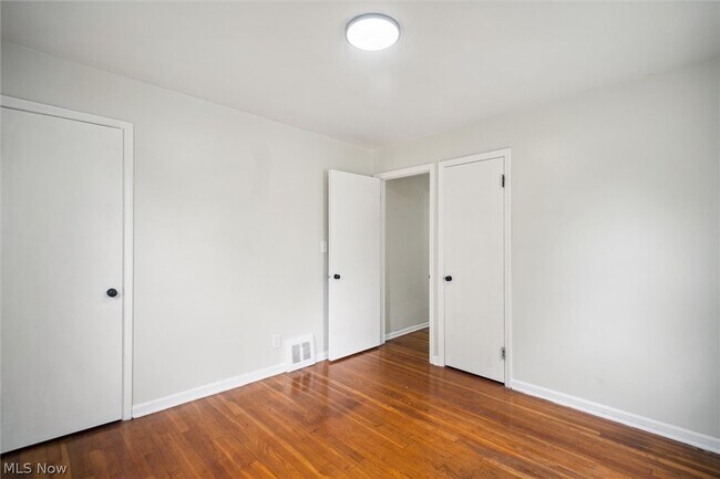 Building Photo - 5359 West Blvd