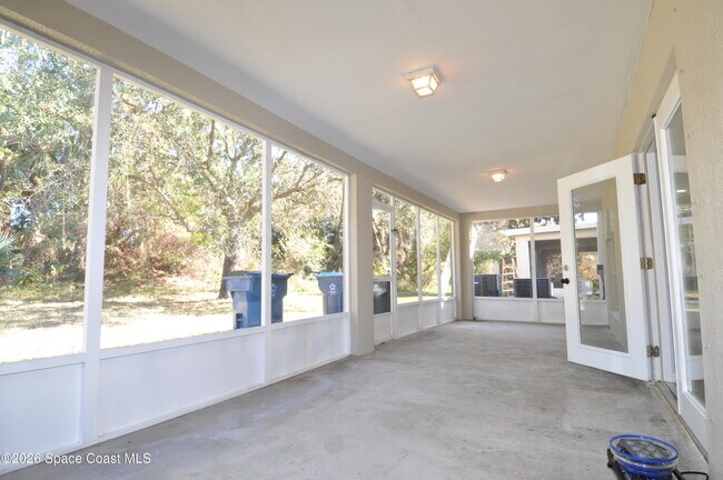 Building Photo - 1701 Sawgrass Dr SW