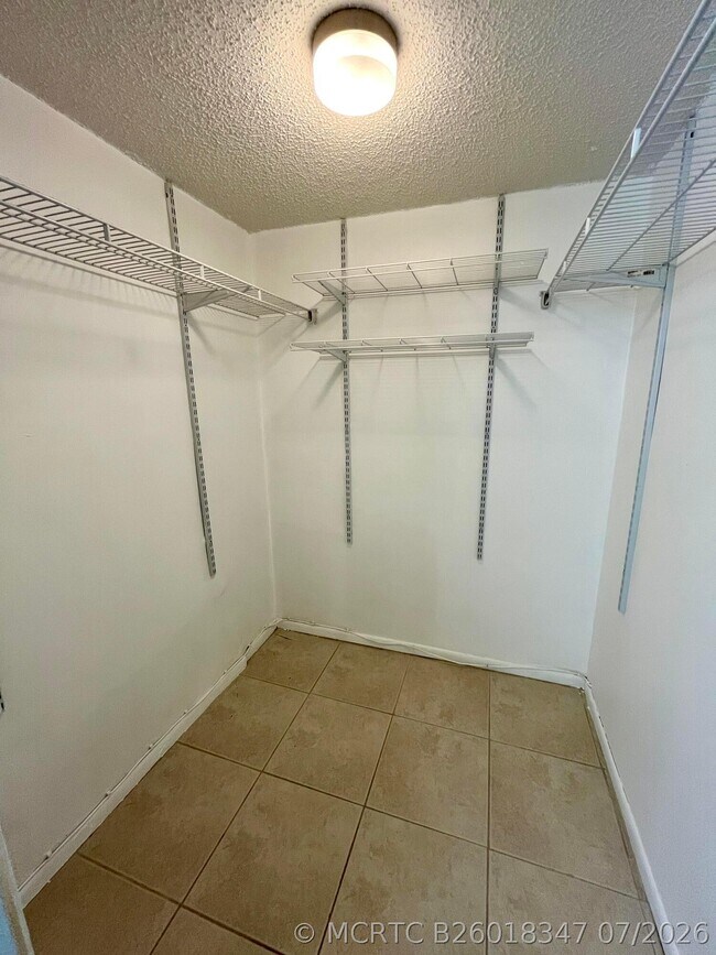 Building Photo - 2500 Fiore Way