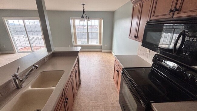 Building Photo - $2,200 townhome for rent Swatara township 3 bed 2.5 baths