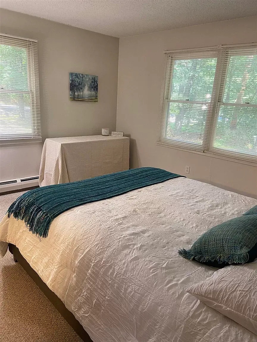 Building Photo - 11 Saint James Pl