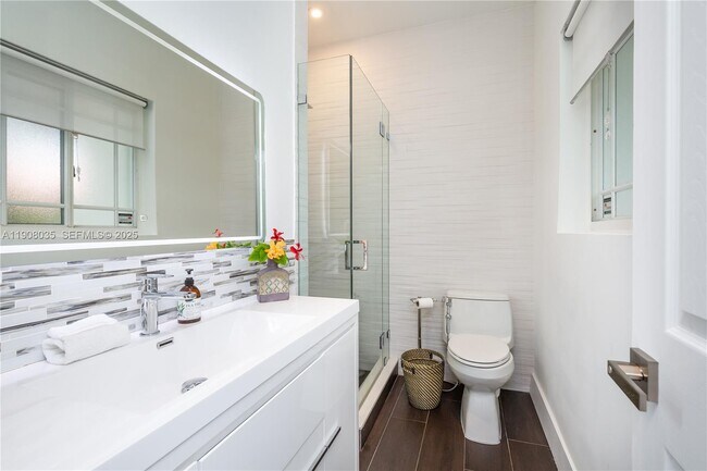 Building Photo - 501 SW 19th Rd