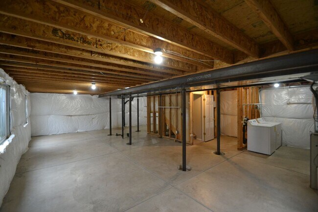 Building Photo - 3 bed, 2 bath with A/C in Fountain Mesa Heights - Available Now! MileStone Real Estate Services