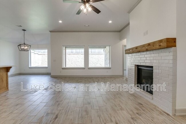 Building Photo - 6133 Frankie Lynn Ln