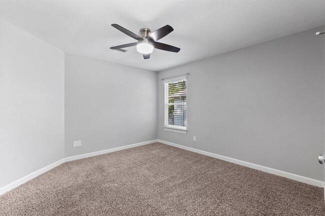 Building Photo - 231 E Golden Arrow Cir