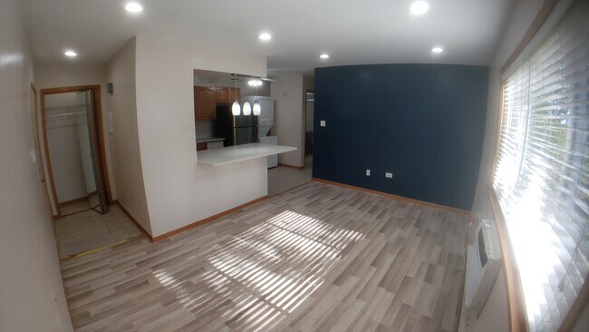 Building Photo - 1130 Dunlop Ave