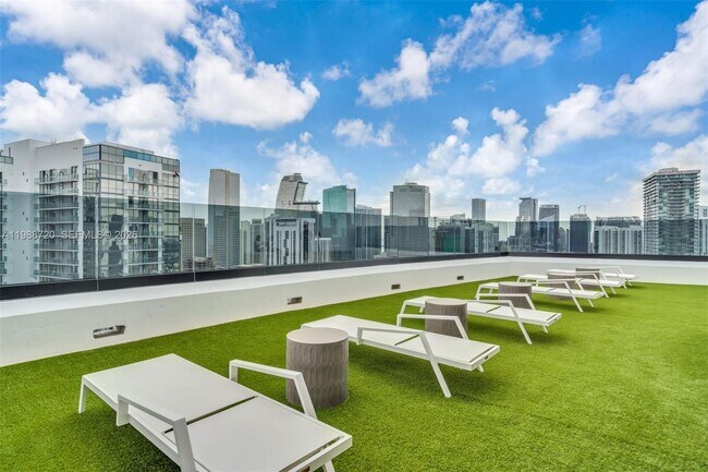 Building Photo - 225 N Miami Ave