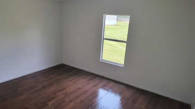 Building Photo - 115 Ava Ln