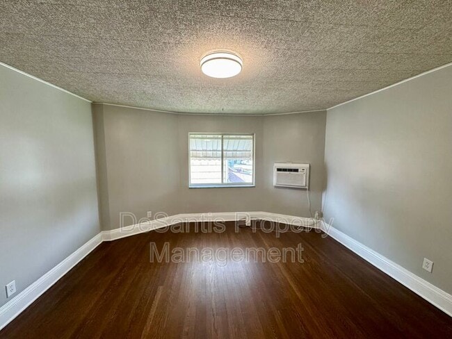 Building Photo - 227 5th Ave