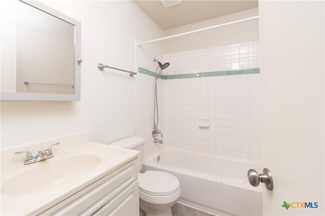 Building Photo - 1513 Janis Dr