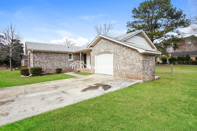 Building Photo - 109 Duchess Trail