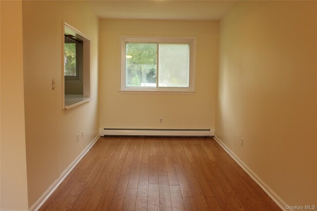 Building Photo - 1 Fishkill Glen Dr