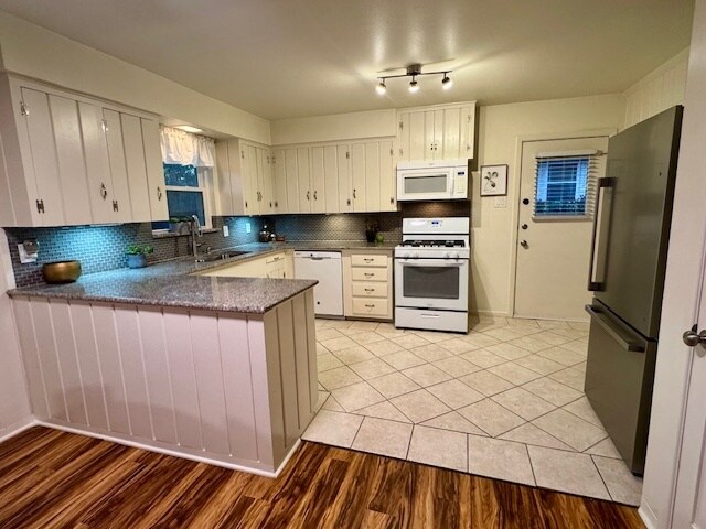 Building Photo - 1925 Peavy Rd