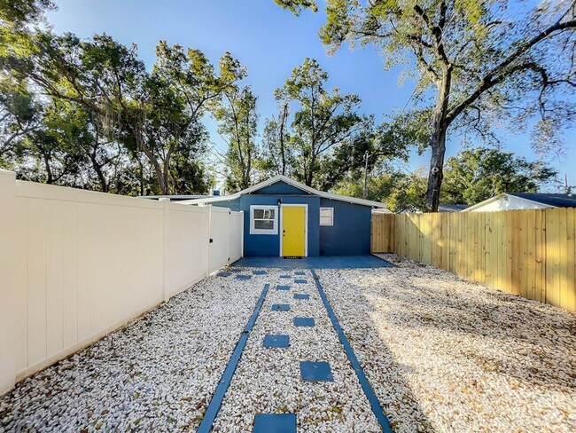 Building Photo - 2008 E Grant Ave