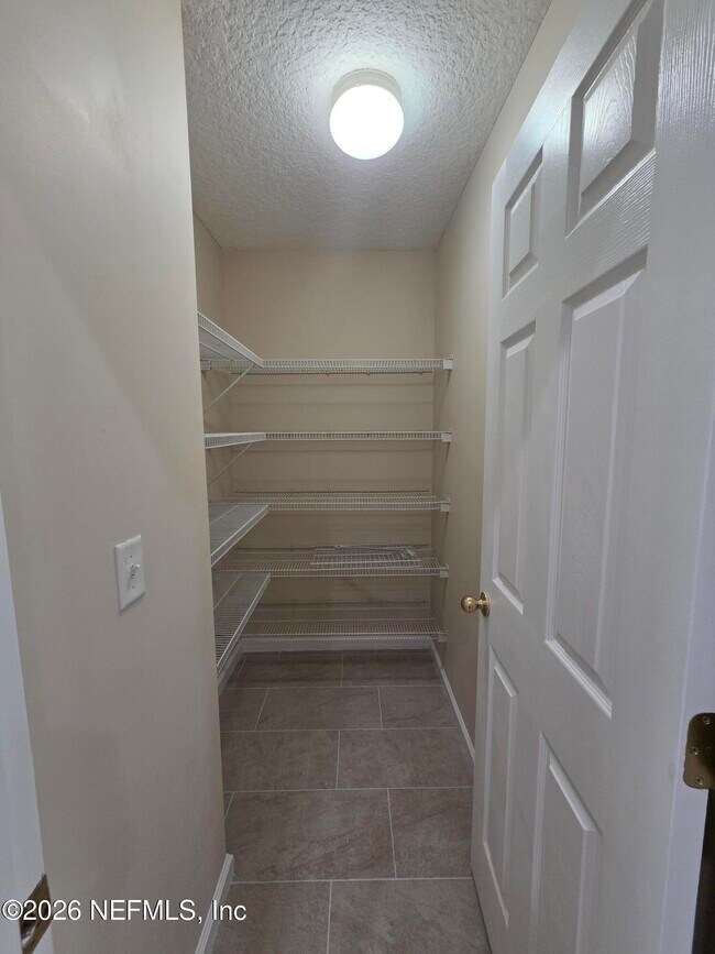 Building Photo - 739 Wakemont Dr