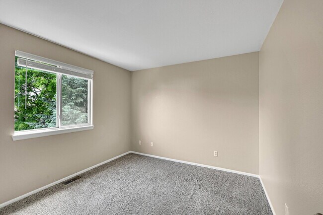 Building Photo - $3,495.00 - 5 Beds, 3.5 Baths, Single Fami...