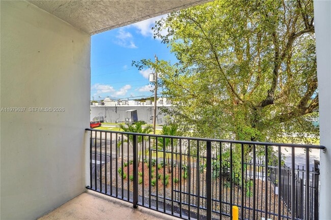 Building Photo - 860 NE 78th St