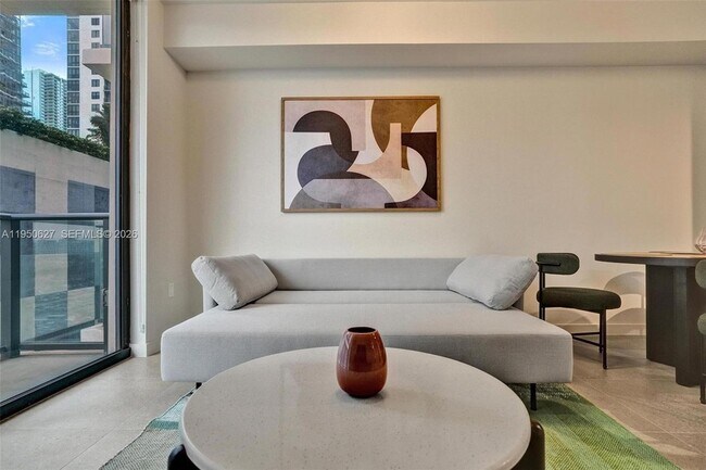 Building Photo - 11 NE 6th St